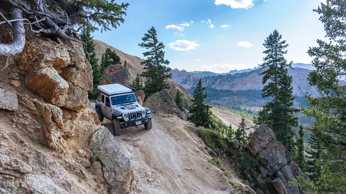 Is It Really OK to Drive in 4-Wheel Drive All the Time
