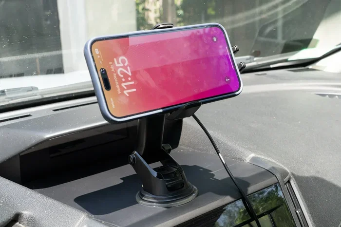 Phone Holder for Car Dashboard That Keeps Your Phone Safe