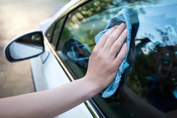 How to Remove Iron Rust From Car Glass Without Scratching