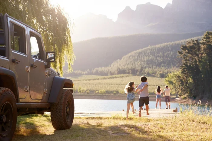 Top 8 Seater Cars For Travelling And Road Trips 2024
