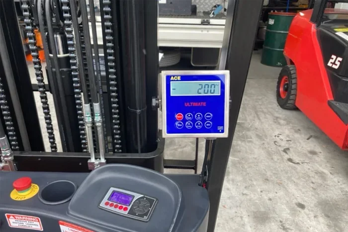 How Much Does an Average Forklift Weigh in Pounds