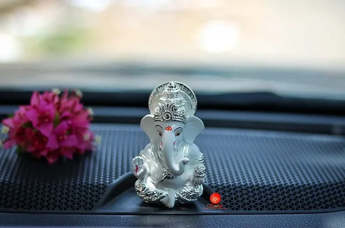 How to Choose a Ganesh Idol for Car Dashboard Archies