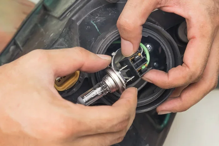 Does AutoZone Change a Headlight Bulb for Customers