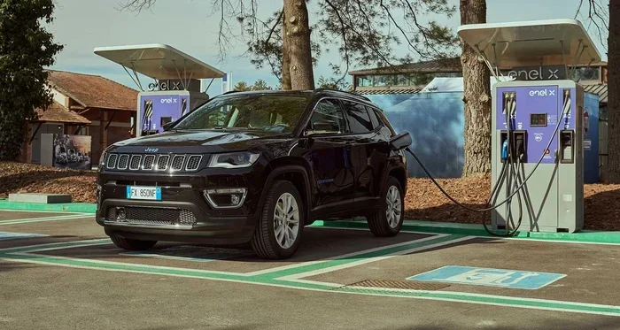 How Long Does It Take to Charge a Jeep 4xe at Home