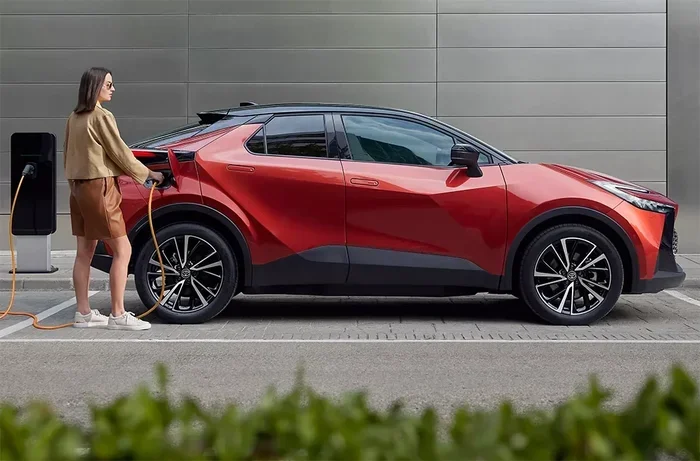 At What Speed Do Toyota Hybrids Switch from Electric to Gas